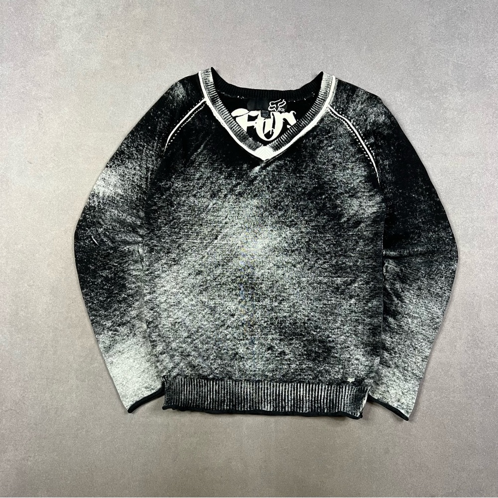 Fox V-Neck Sweater in Black and Gray Y2K Knit Rare